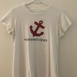 Women’s vineyard vines classic tes